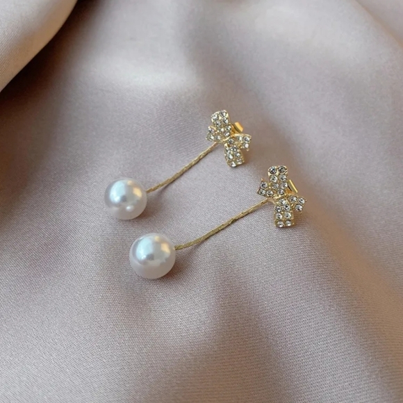 Gold Bow Imitation Pearl Earrings - Picture 2 of 2
